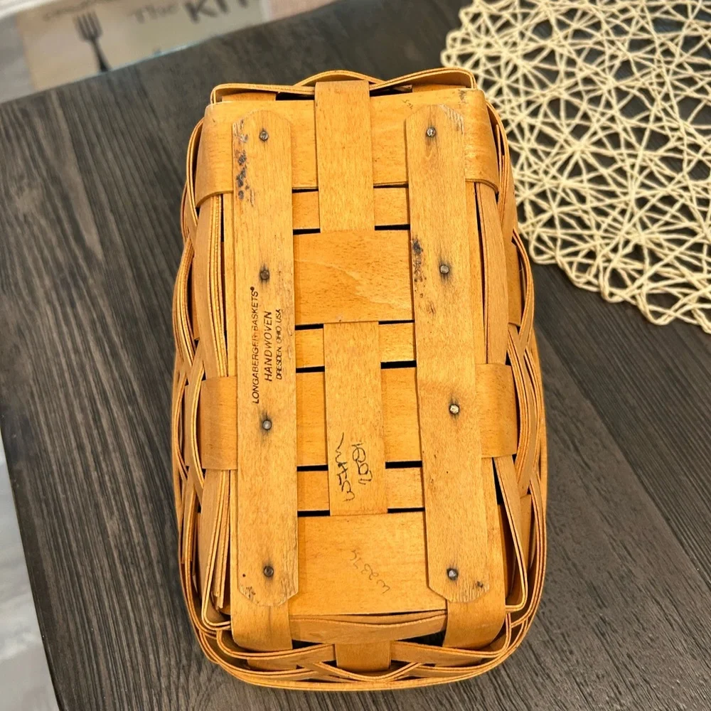 Longaberger small vegetable